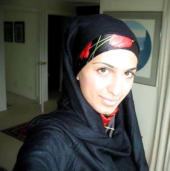 25P Non-porno Arab girl, with or without hijab