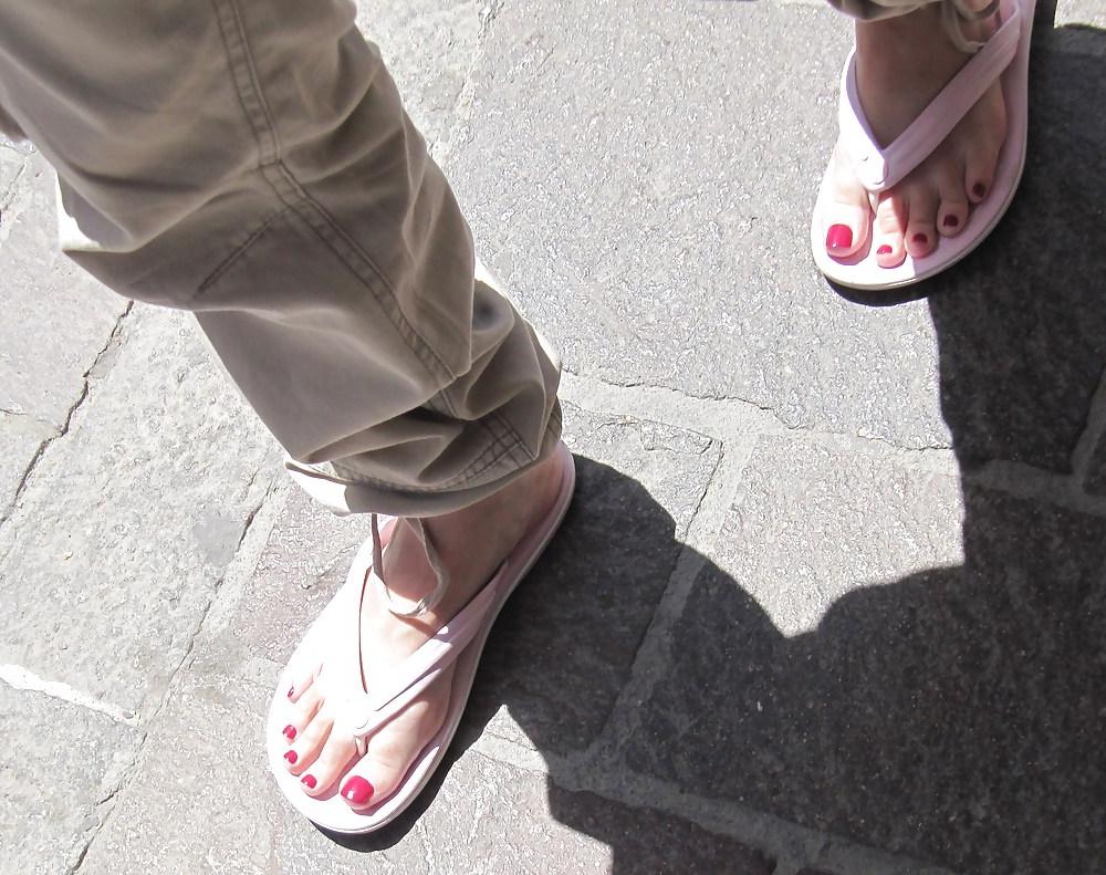 25P Candid street feet 1