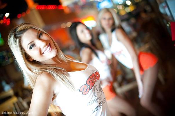 25P Hooters Facebook Slut with big TITS