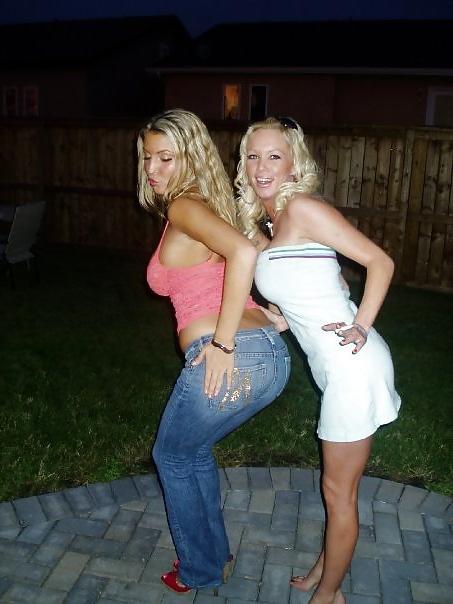 25P Hooters Facebook Slut with big TITS