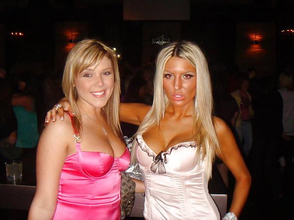 25P Hooters Facebook Slut with big TITS