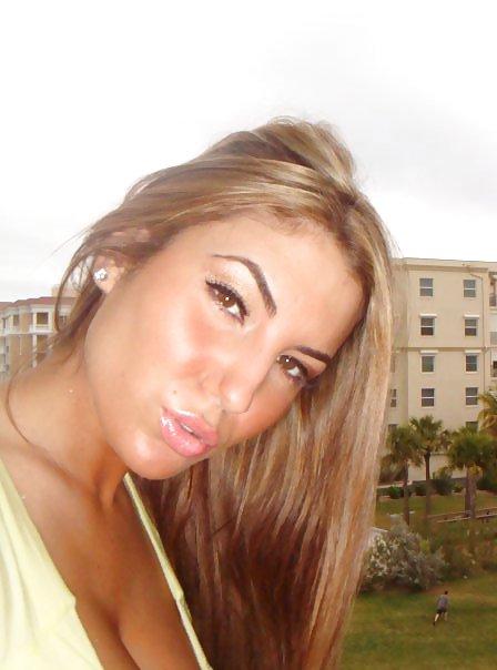25P Hooters Facebook Slut with big TITS