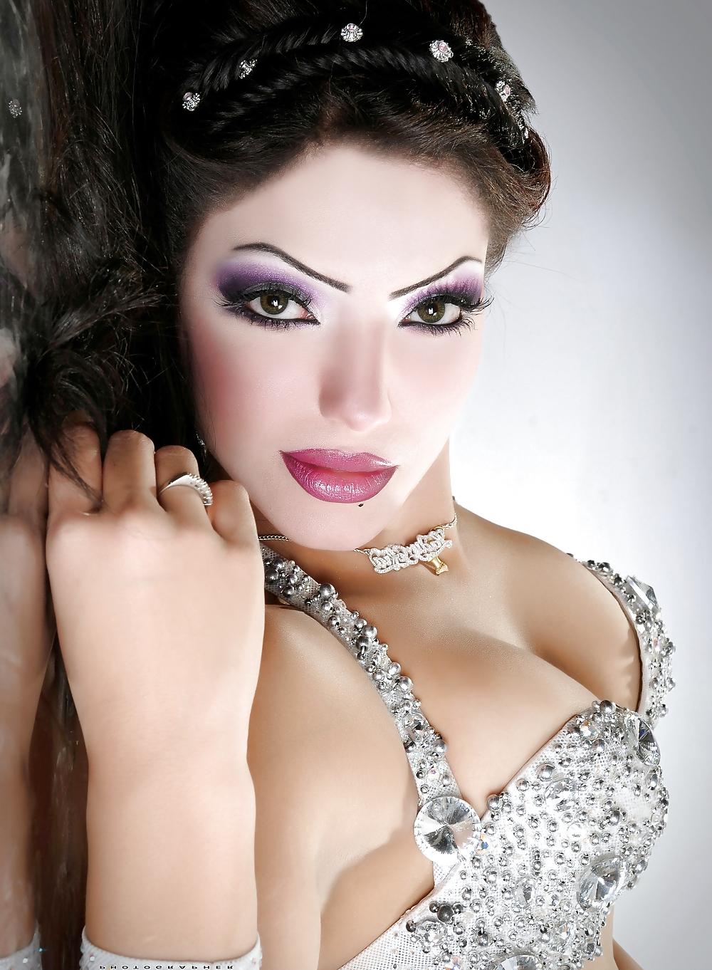 4P Arabic belly dancer sofia 