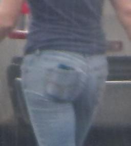 17P Beautiful Asses in Tight Jeans
