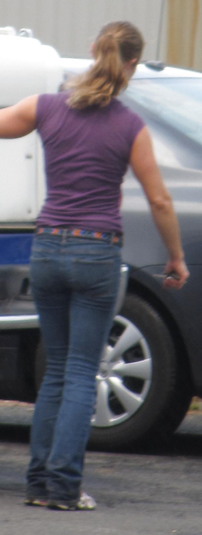 17P Beautiful Asses in Tight Jeans