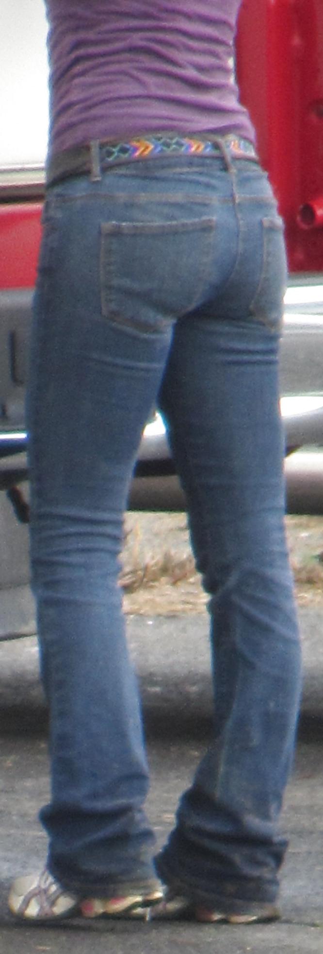 17P Beautiful Asses in Tight Jeans