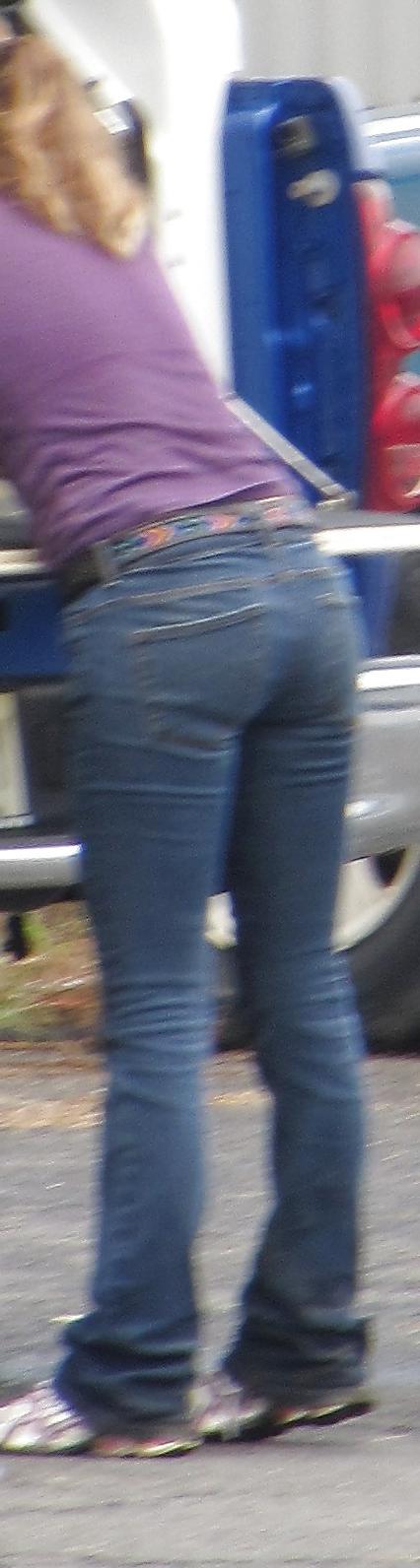 17P Beautiful Asses in Tight Jeans