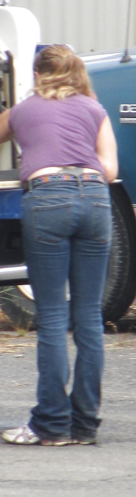 17P Beautiful Asses in Tight Jeans