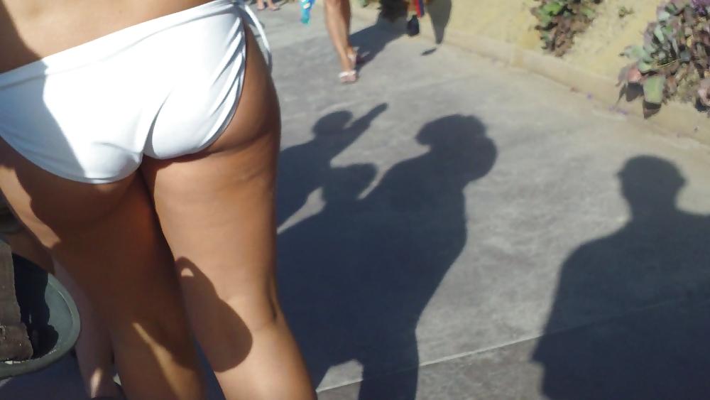 25P Teen butts & ass on bikini beach part 2