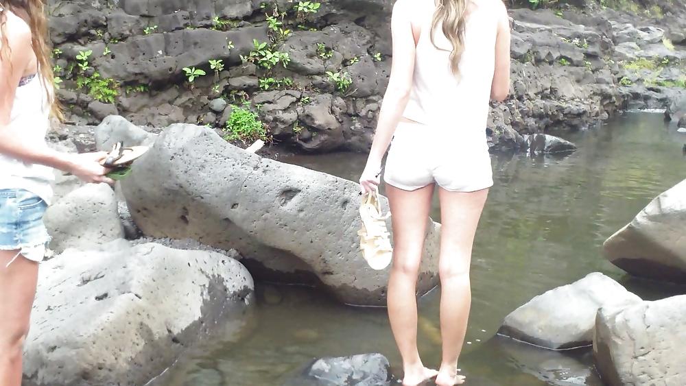 25P Teen butts & ass on bikini beach part 2