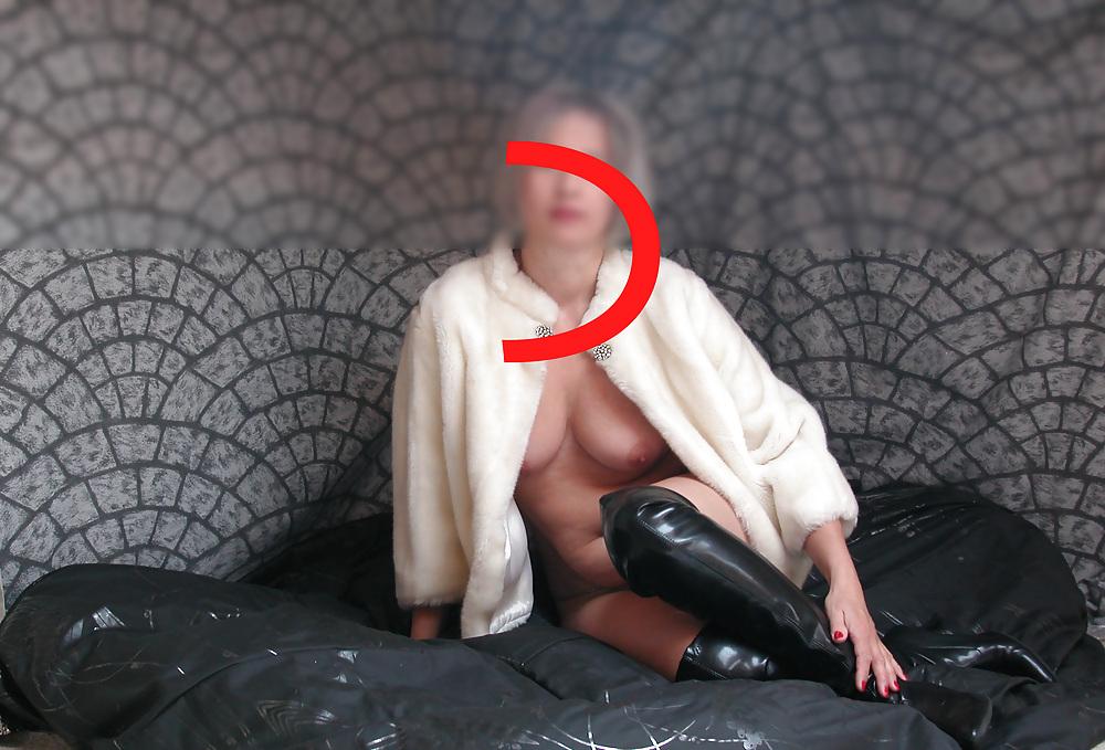 20P Model-C in fur coat