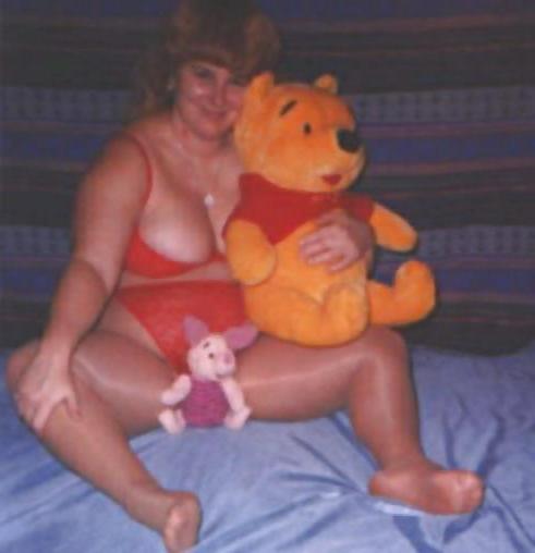 25P Horny Housewife 1