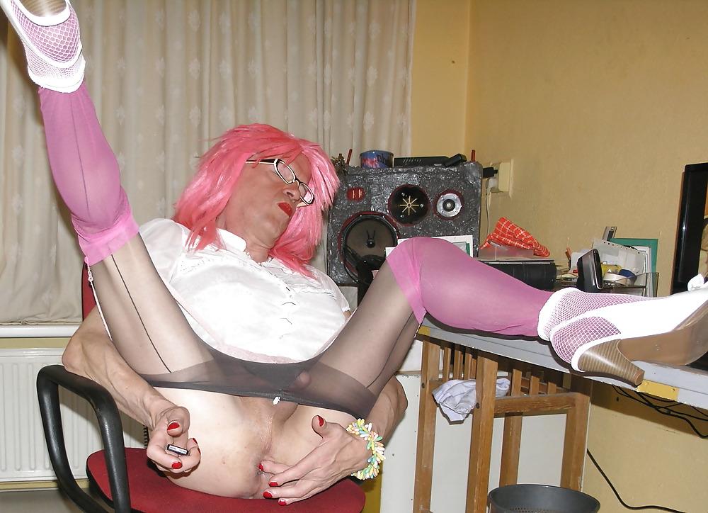 20P Pink stockings over grey phose