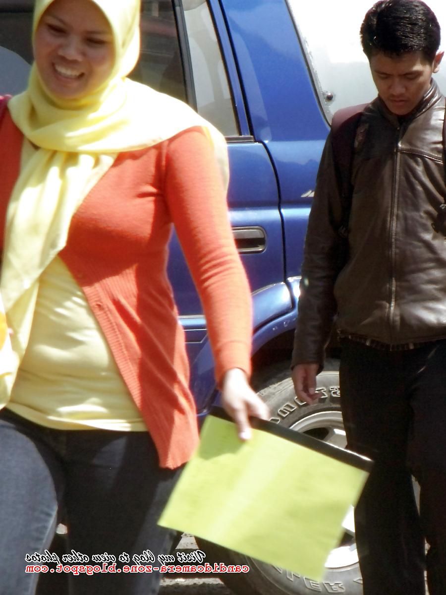 12P Candid Sexy Teen in Hijab, Tight Shirt & Tight Jeans