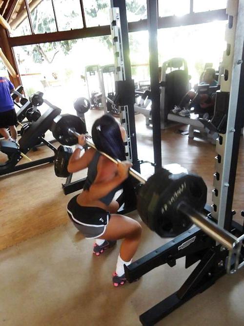 25P Athletic Ass Girls in Workout Clothes