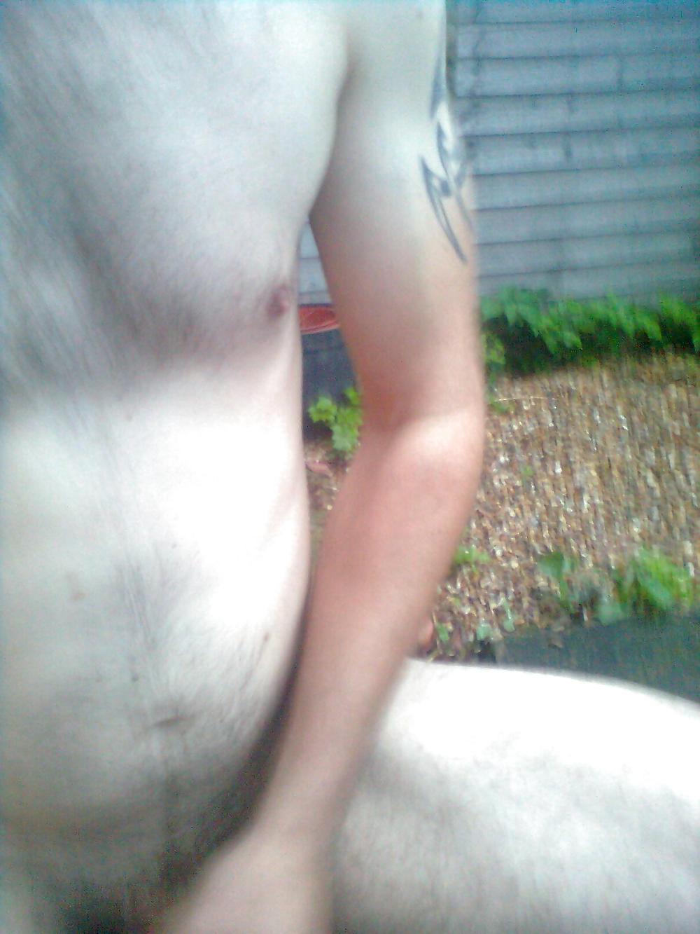 11P Wanking over porno