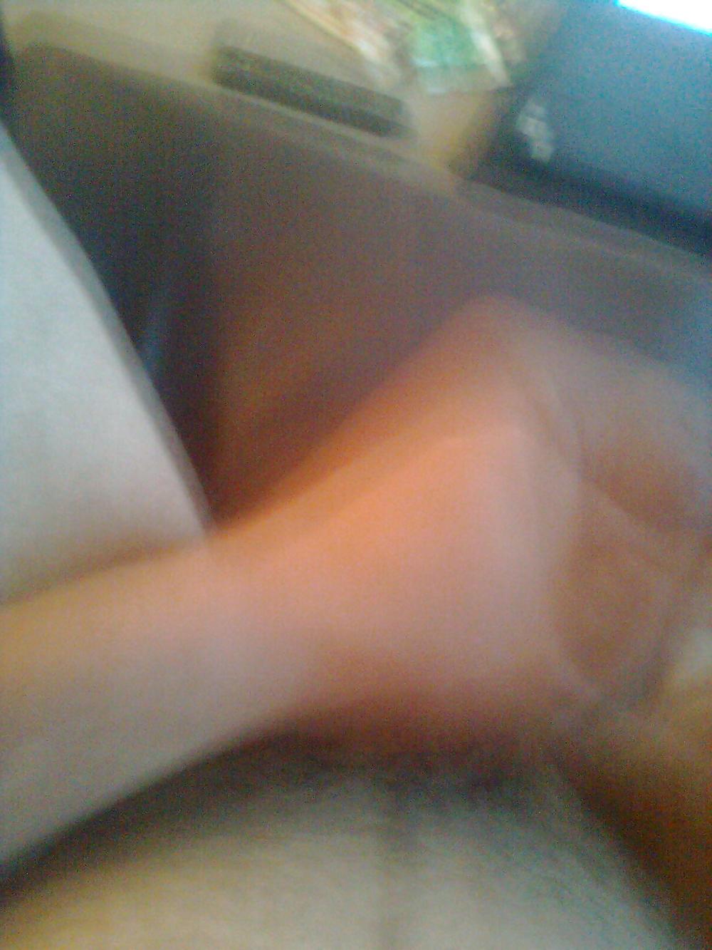 11P Wanking over porno