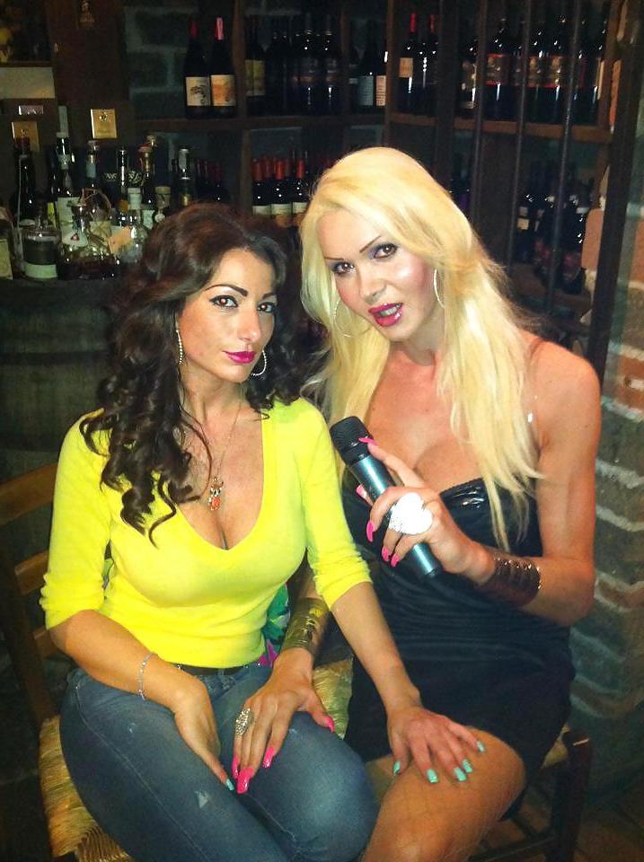 25P Big tits blonde - milf or shemale ?