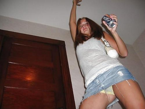 25P Impressive show your girls upskirt and pussy