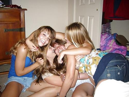 25P Impressive show your girls upskirt and pussy