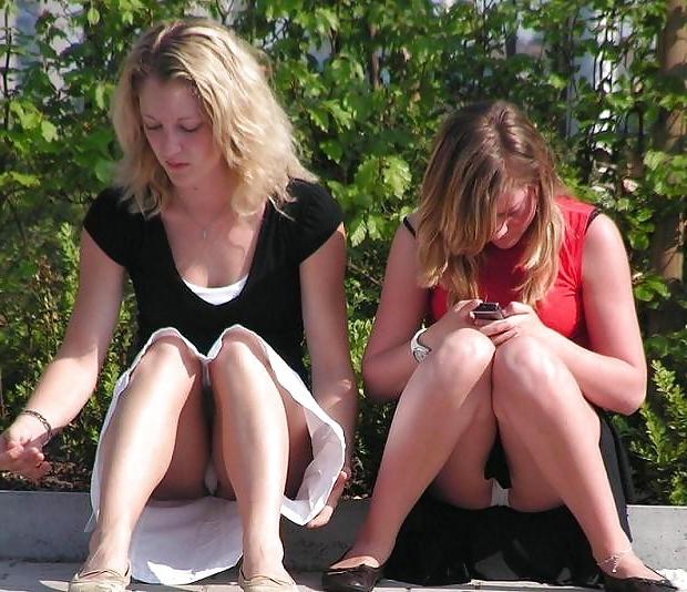 25P Impressive show your girls upskirt and pussy