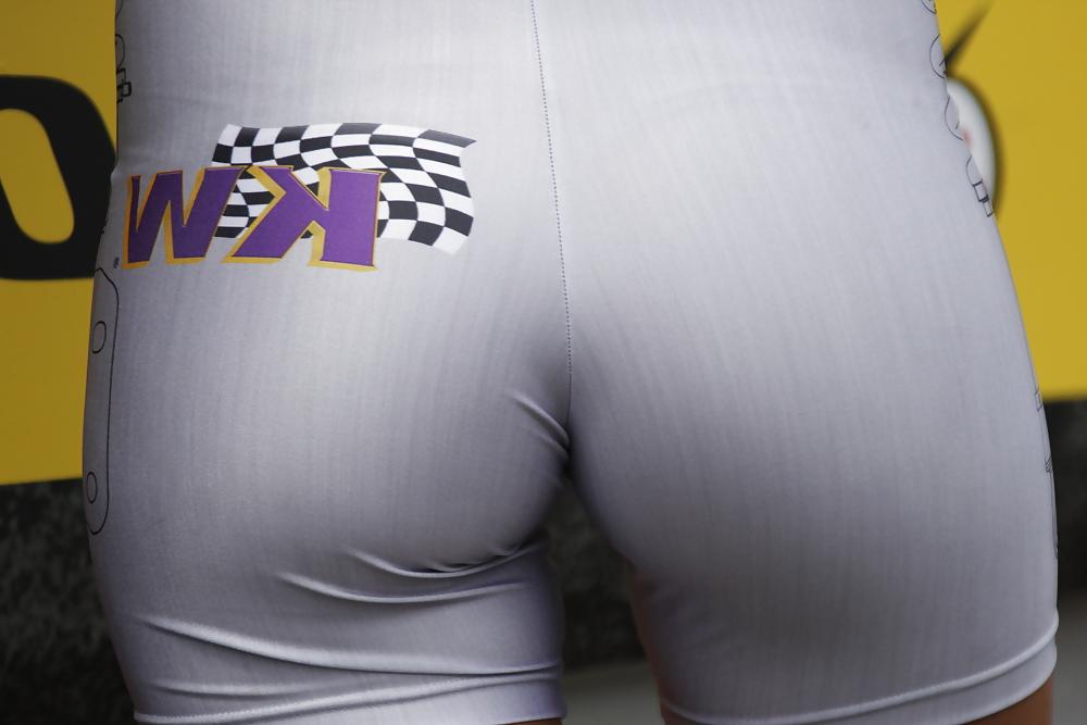 25P Cute girls from show or motorsport