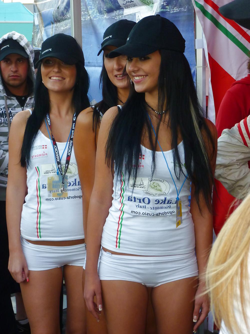 25P Cute girls from show or motorsport