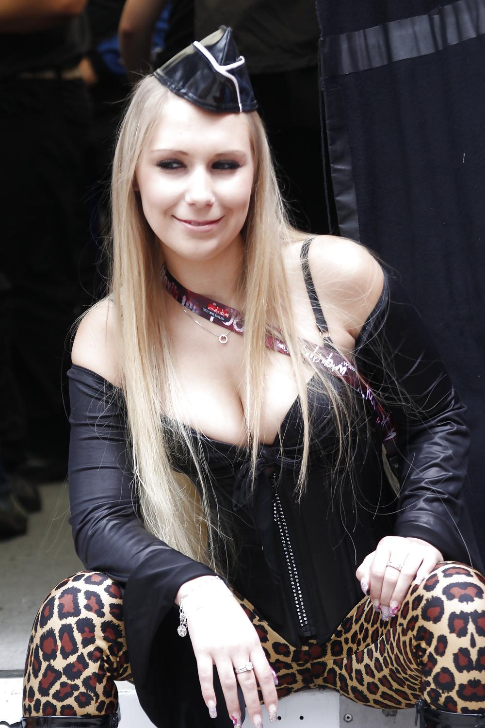 25P Cute girls from show or motorsport