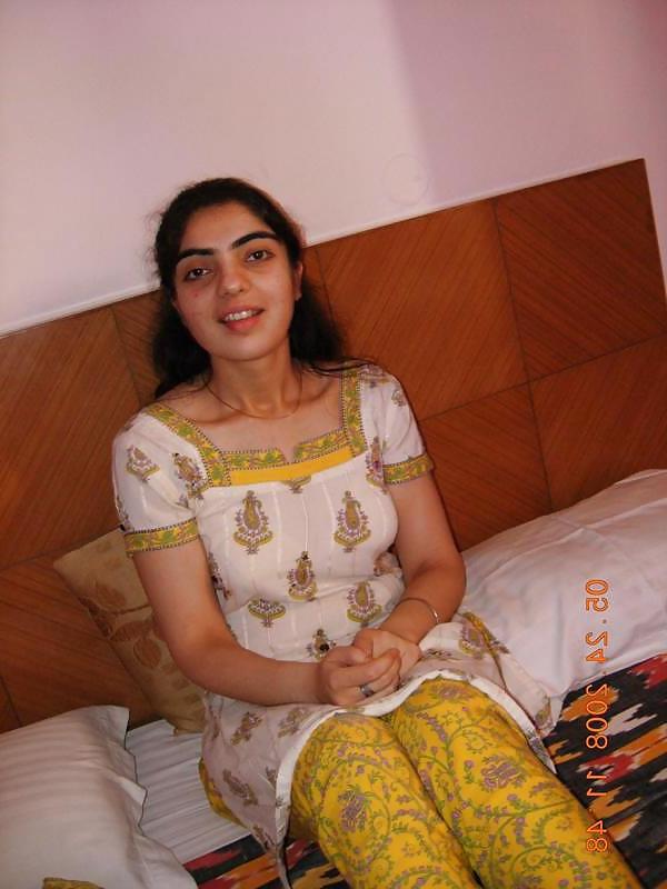 18P My aunty homely photos