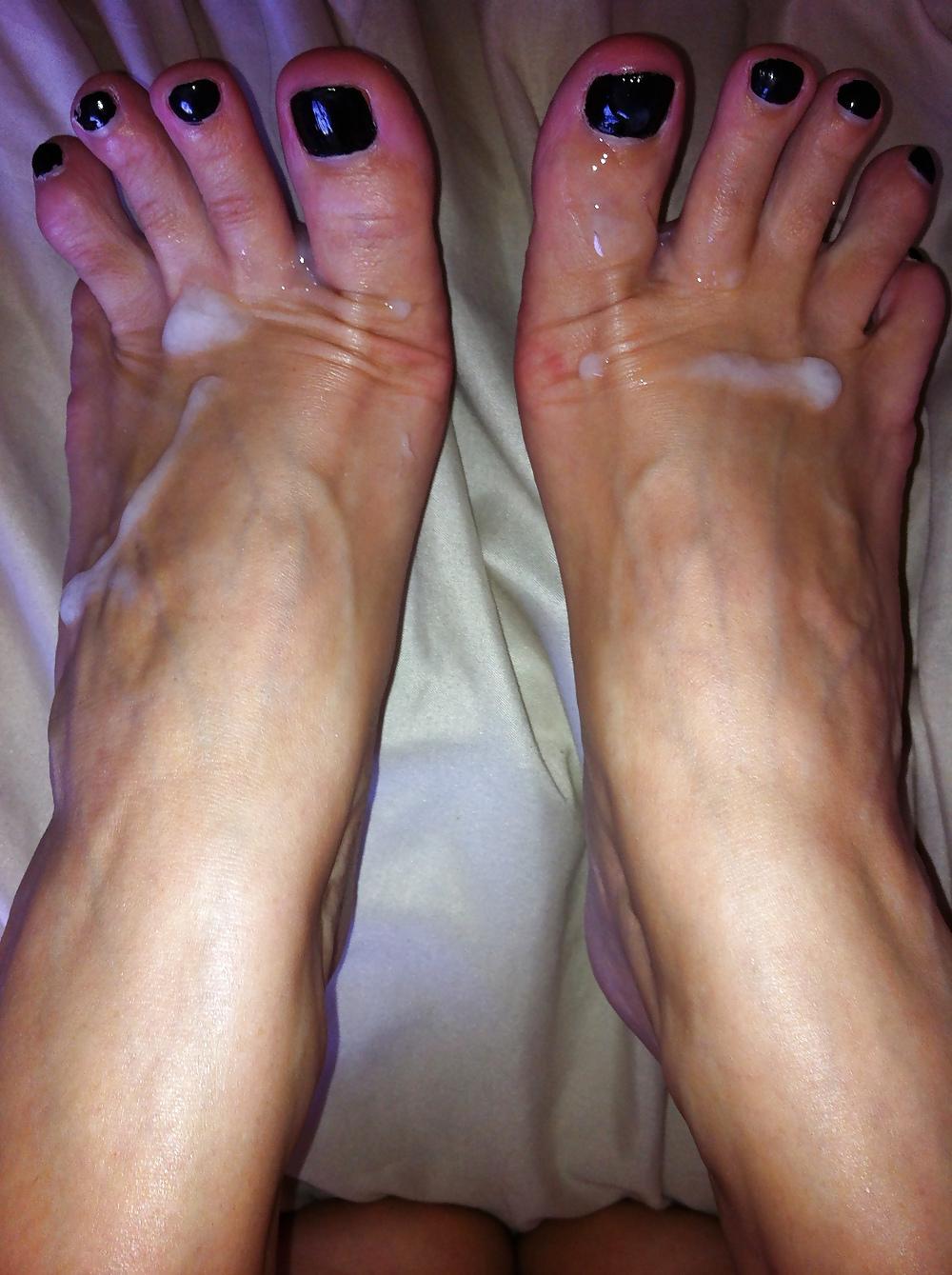 5P Had to cum over her beautiful feet again i luv it