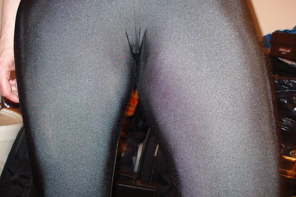 18P Wife In Tight Leggings And Panties. 