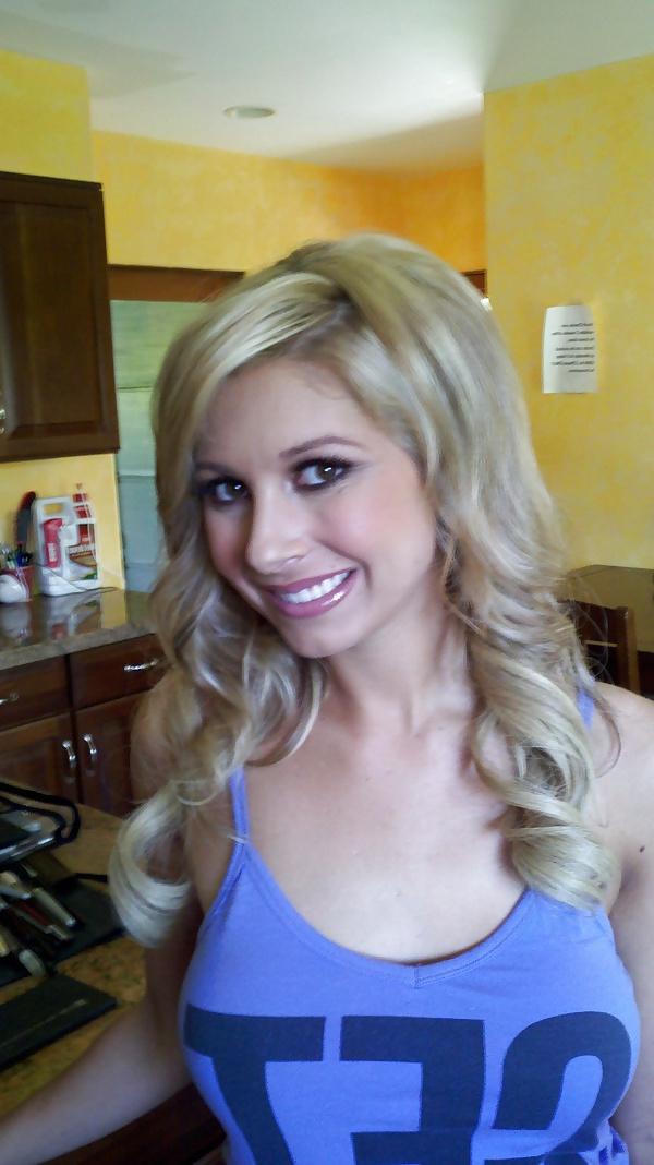 17P Girl shy on cam1st