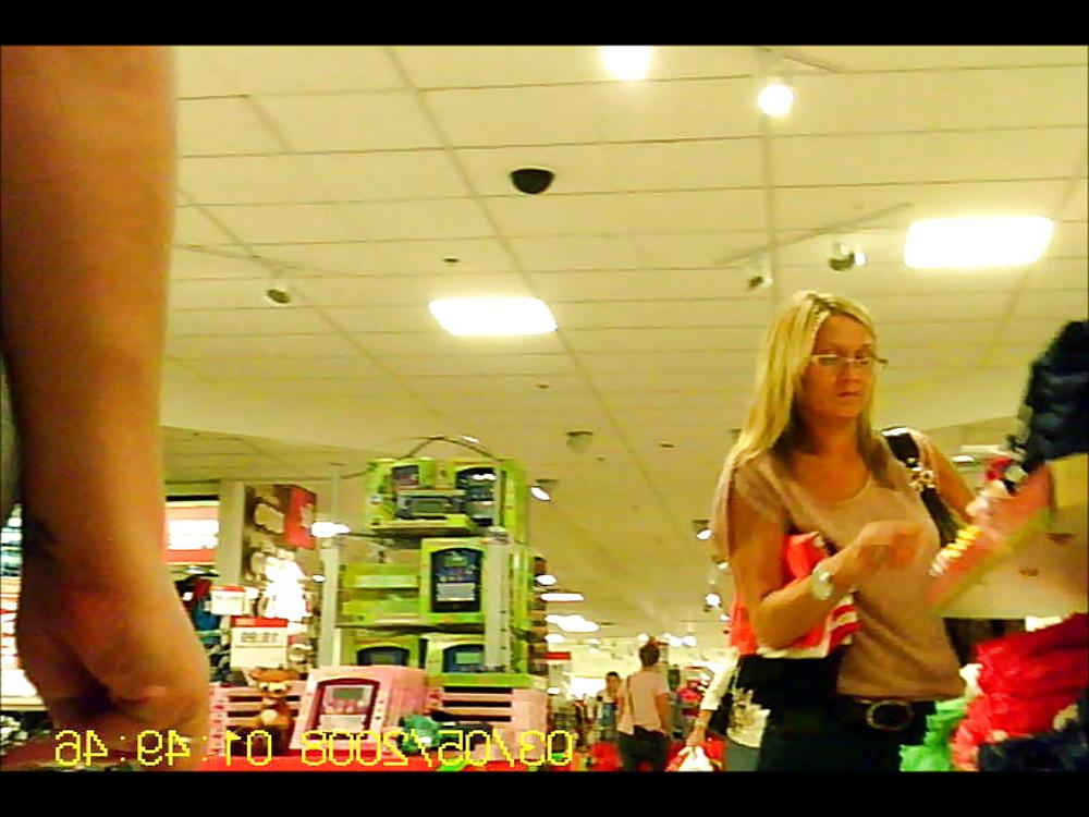 9P Creeping on a Petite Cougar