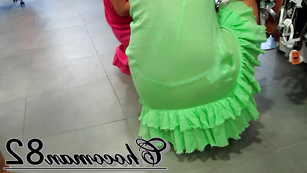 7P Sexy mami visible thong 