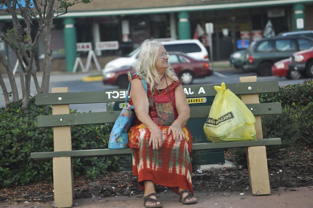4P Old Grey Hair Granny on Bench - BBW