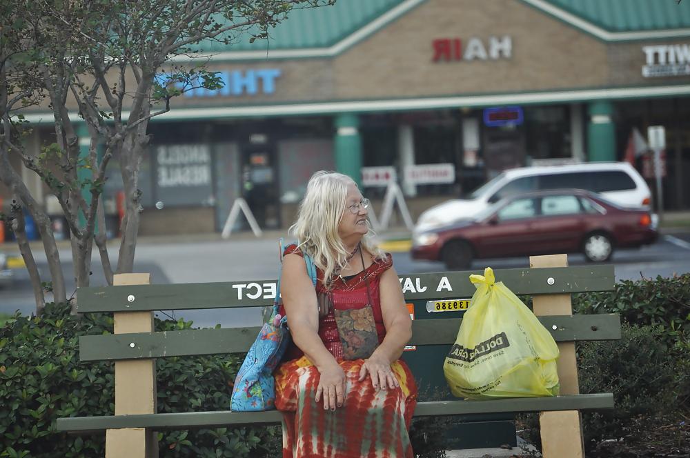 4P Old Grey Hair Granny on Bench - BBW