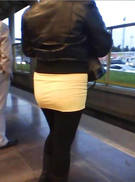 17P CANDID STREET VOYEUR CALLE PUBLIC comment aund cum over pls