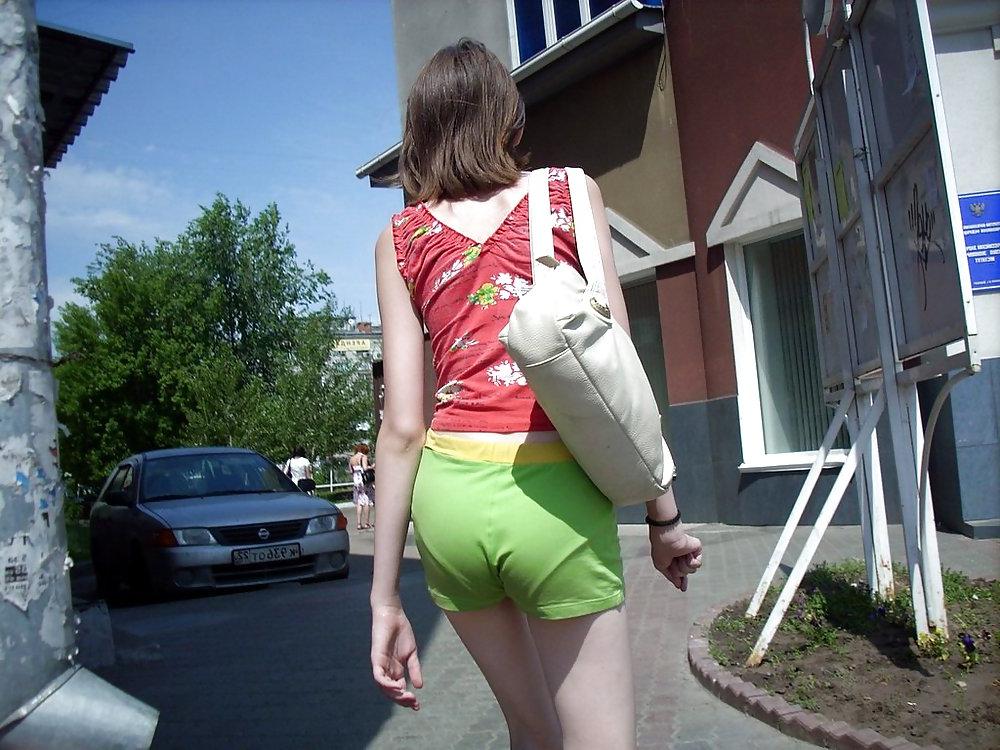 25P Shopping girls