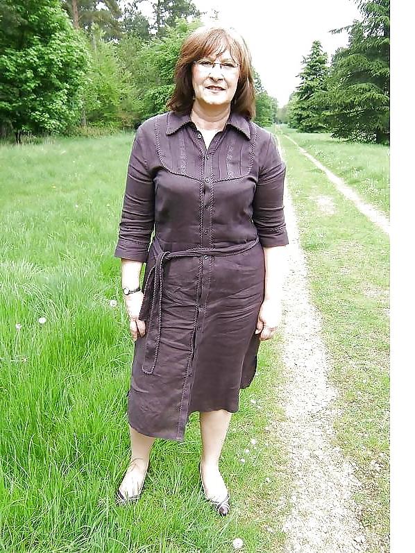10P JUDITH IN THE COUNTRY 1