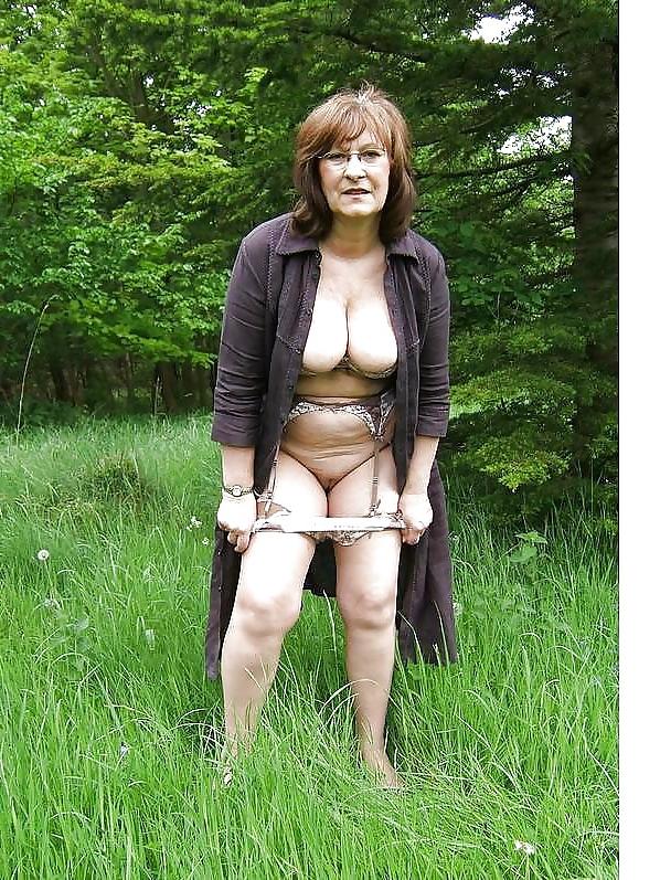 10P JUDITH IN THE COUNTRY 1