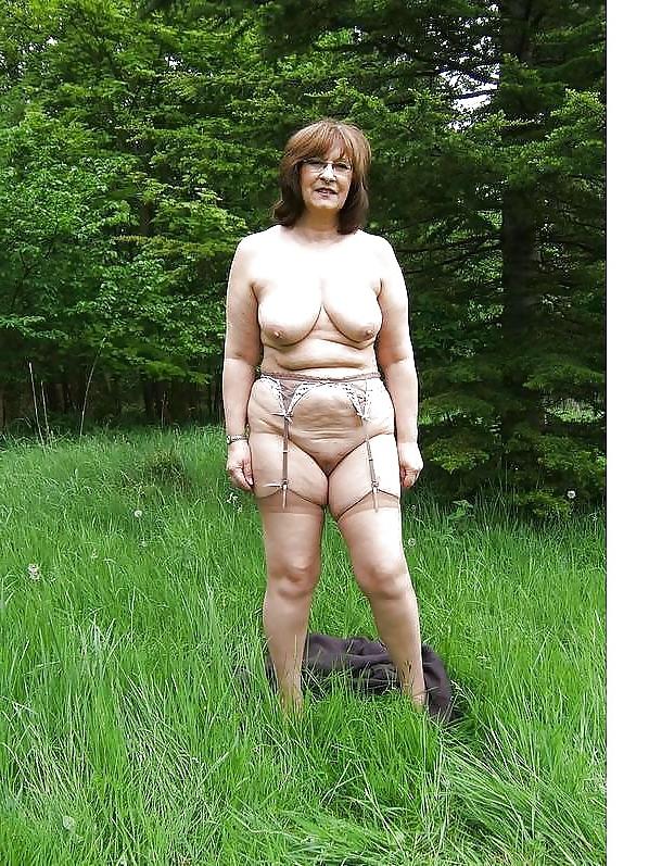 10P JUDITH IN THE COUNTRY 1