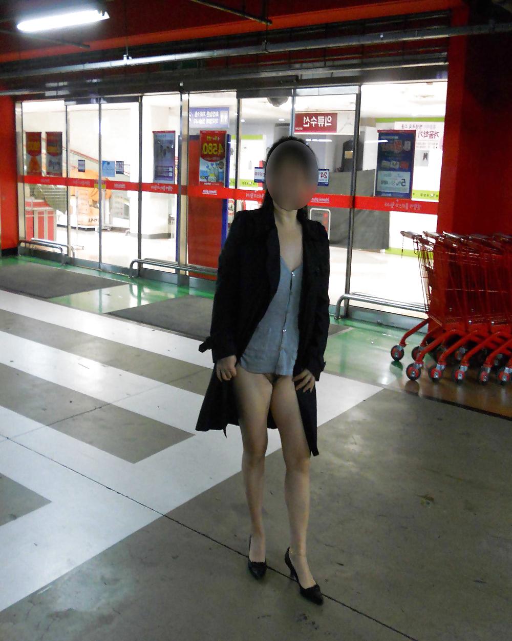 6P Korean housewife goes shopping