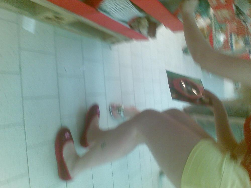 11P Upskirt In Supermarket - Romania