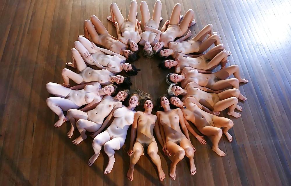 25P Australian Nude Fitness Girls