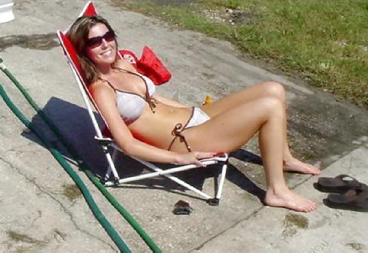 24P Bikini car wash