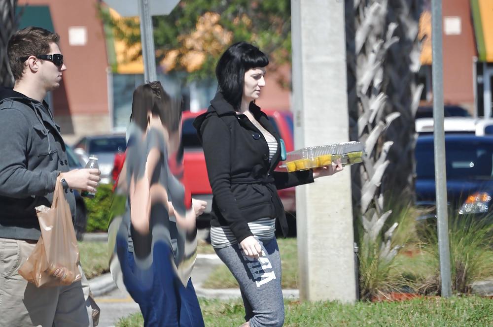 7P Tattooed MILF walking to car