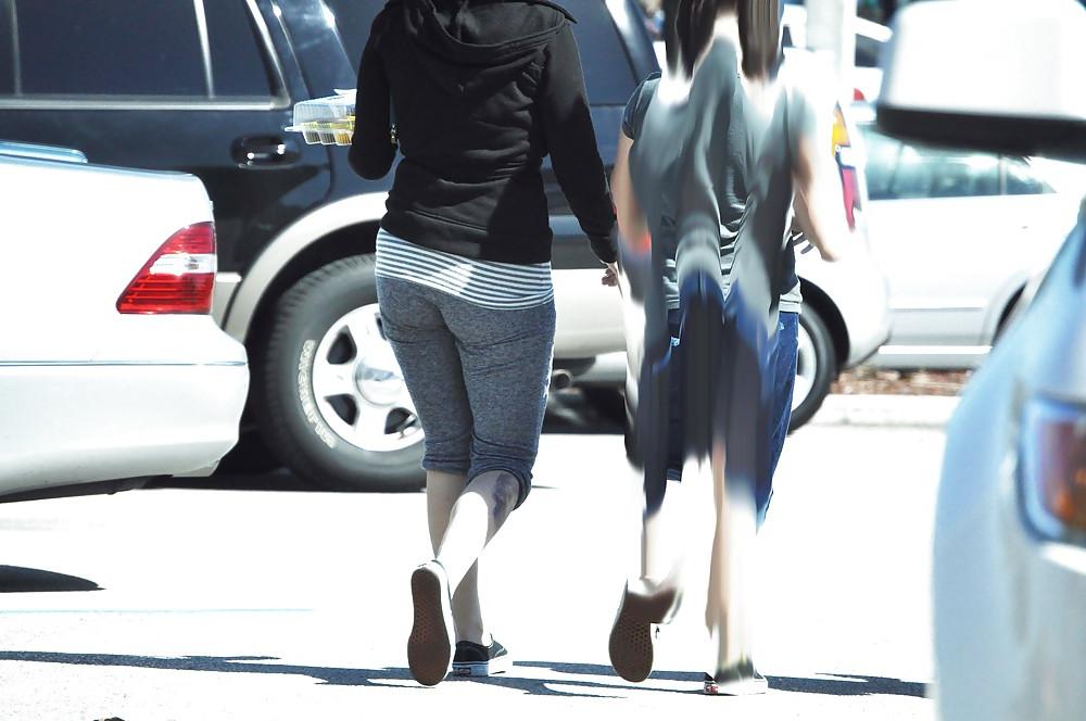 7P Tattooed MILF walking to car