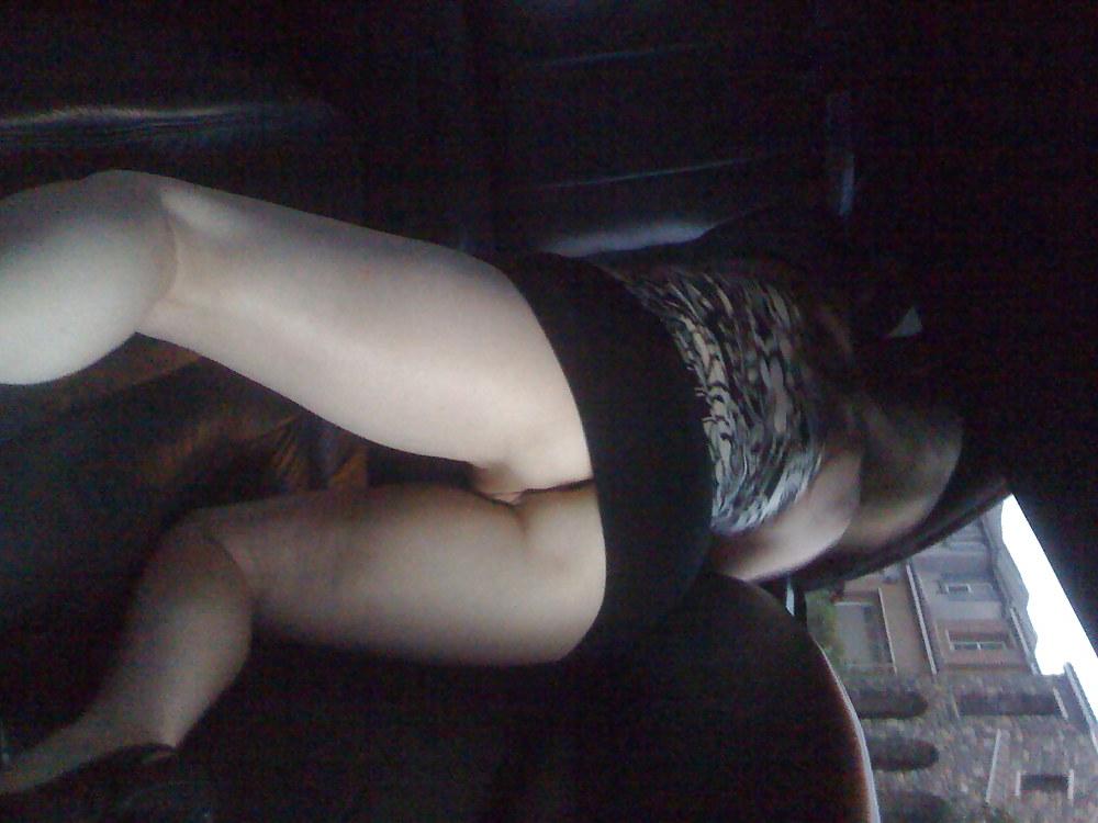 17P Hot babe pussy ass legs pretty toe beach