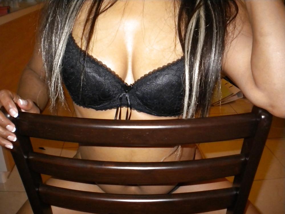 11P Wife having fun