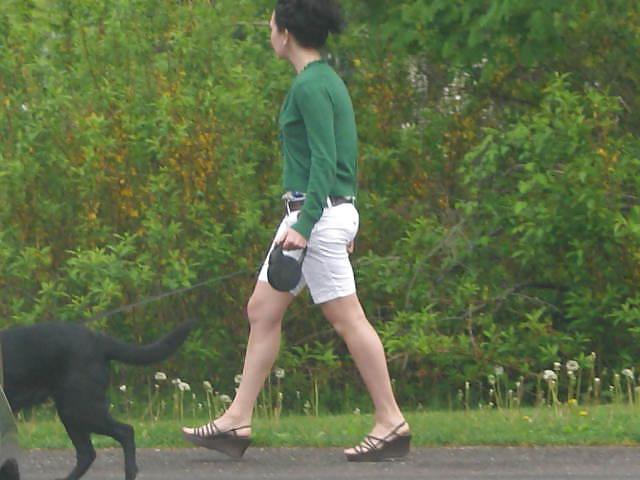 25P Girls in their summer clothes